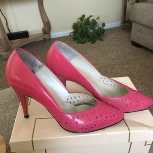 Ladies shoes